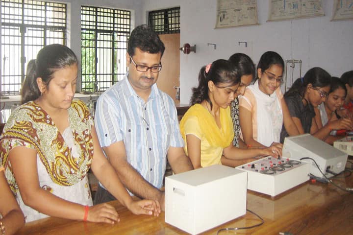 Rajkiya Mahila Snatkottar Mahavidyalaya, Banda campus photo 6