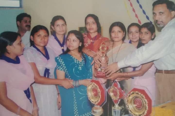 Model Divine Mahila College, Baghpat campus photo 5
