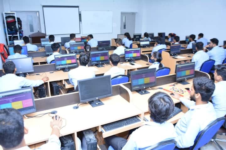 United University, Prayagraj campus photo 6