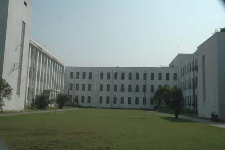 GSVM Medical College, Kanpur campus photo 2