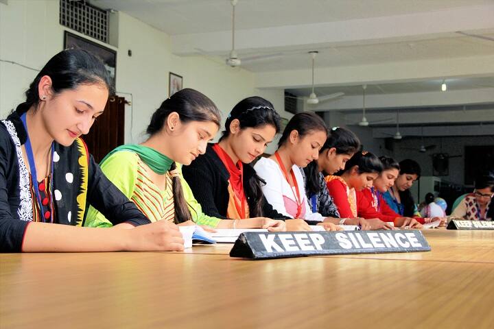Dasmesh Girls College, Hoshiarpur campus photo 4