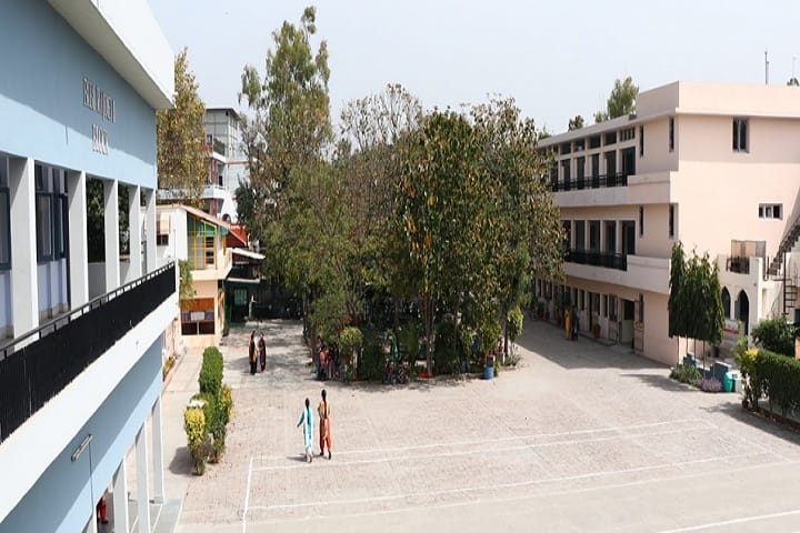 Sant Singh Sukha Singh College of Commerce for Women, Amritsar campus photo 2