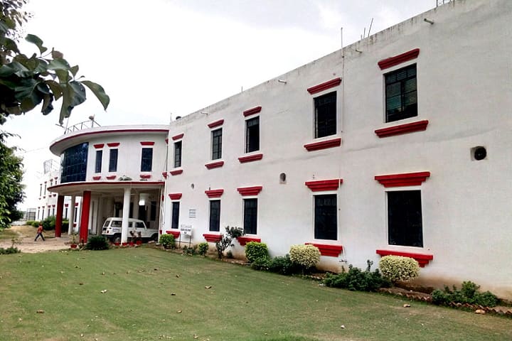 SRLT Group of Institutions, Etawah campus photo 2
