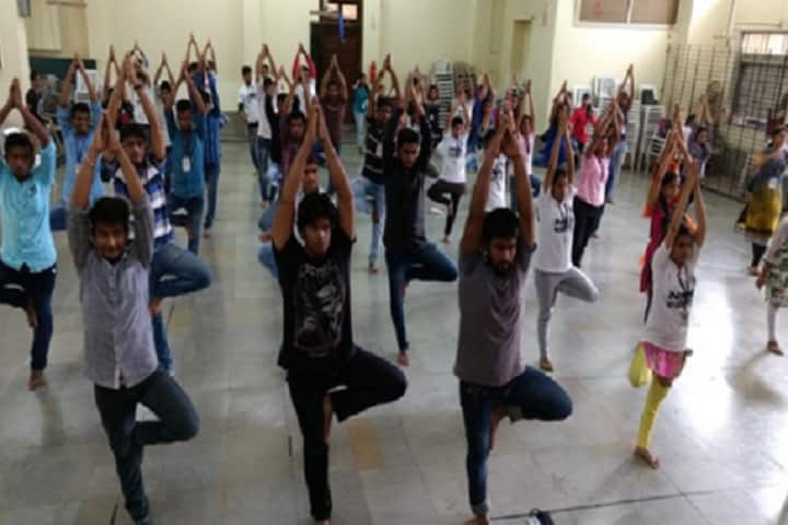 VPM's Ramniklal Z Shah College of Arts, Science and Commerce, Mumbai campus photo 6