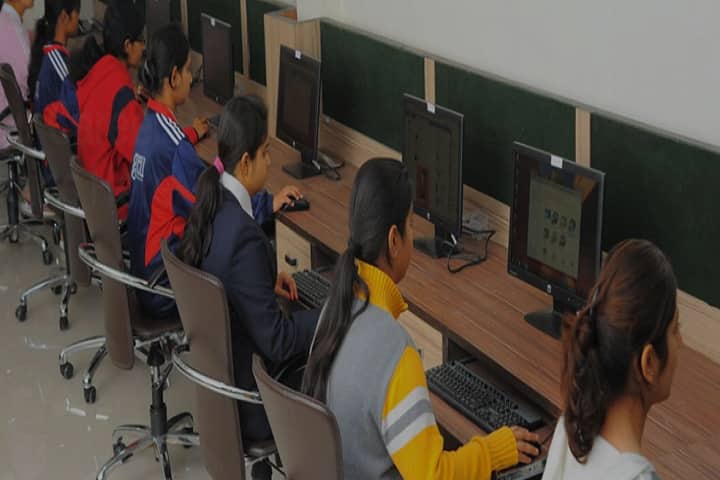 Swa Sawarkar Mahavidyalaya, Beed campus photo 2