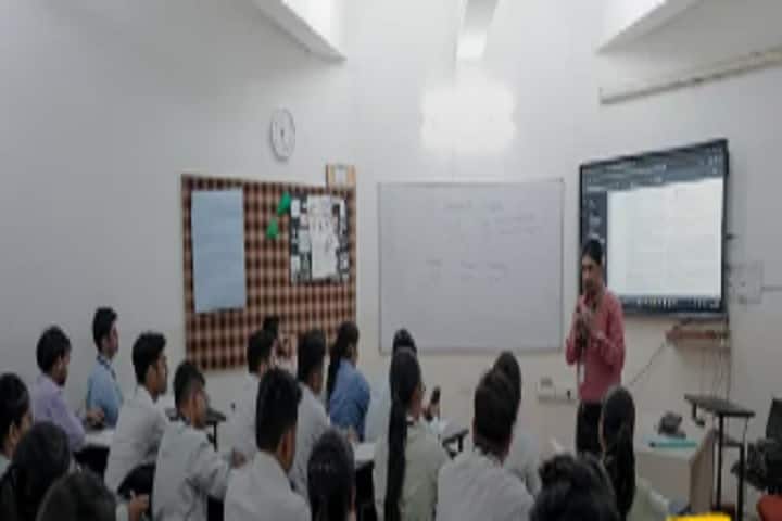 Indira University, Pune campus photo 3