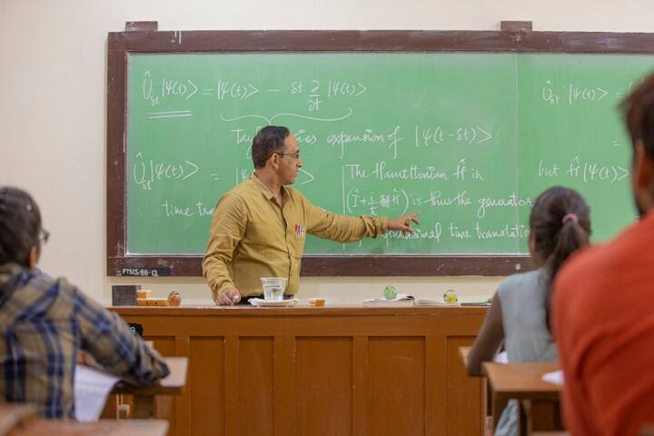 Sir PT Sarvajanik College of Science, Surat campus photo 5
