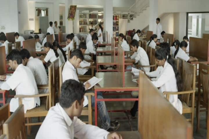 Santosh Dental College, Ghaziabad campus photo 4