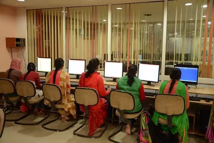 Khalsa College for Women, Amritsar campus photo 3