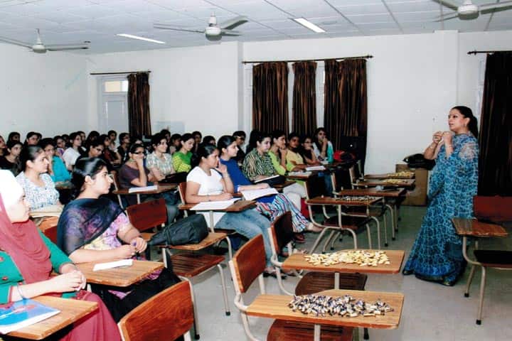 Guru Nanak Khalsa College for Women, Ludhiana campus photo 5