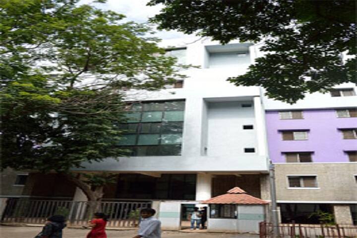 Ness Wadia College of Commerce, Pune campus photo 4