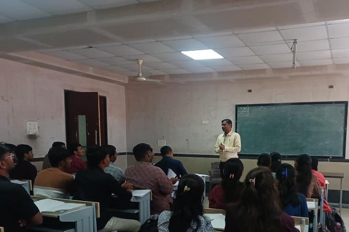 Shri Eknathrao Khadse Ayurvedic College, Jalgaon campus photo 6