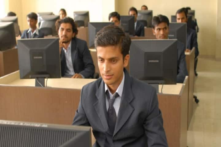 Bharati Vidyapeeth Abhijit Kadam Institute of Management and Social Sciences, Solapur campus photo 4