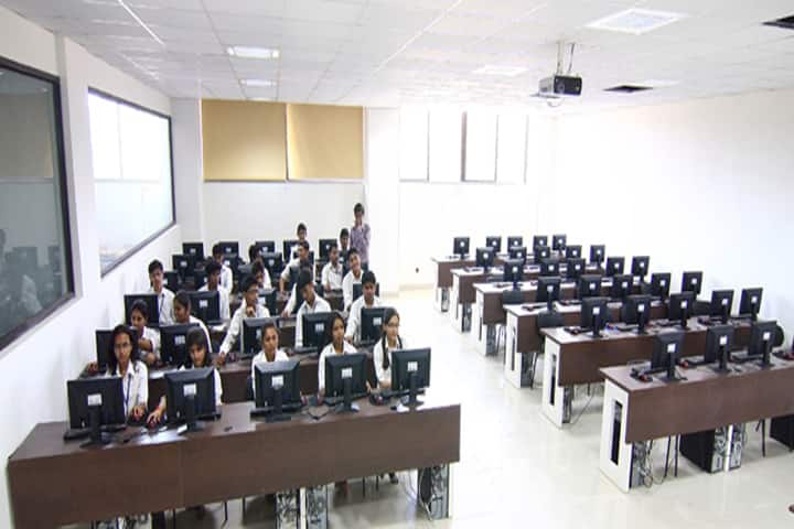 Late Annasaheb Patil Polytechnic, Nashik campus photo 6