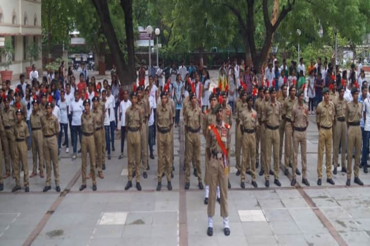 H L College of Commerce, Ahmedabad campus photo 4
