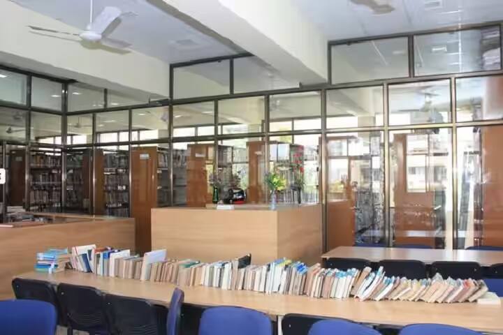 Prahladrai Dalmia Lions College of Commerce and Economics, Mumbai campus photo 4