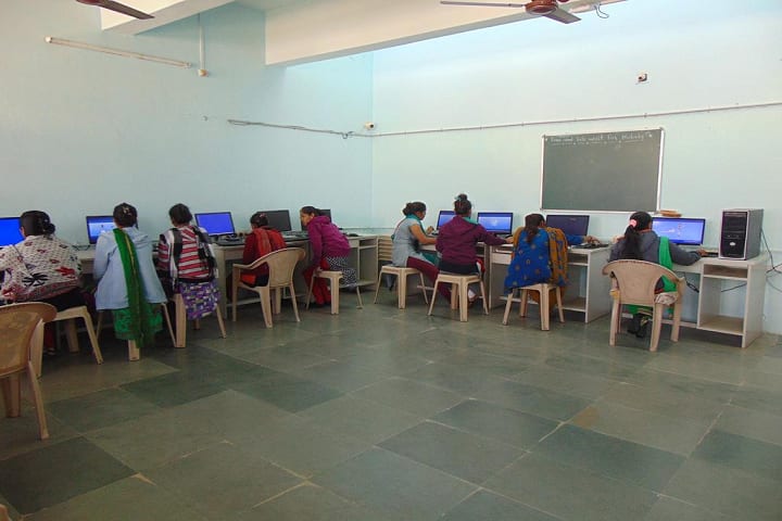 Shree Ambalal M Patel Avani Seeds Mahila Education College B Ed, Unjha campus photo 3
