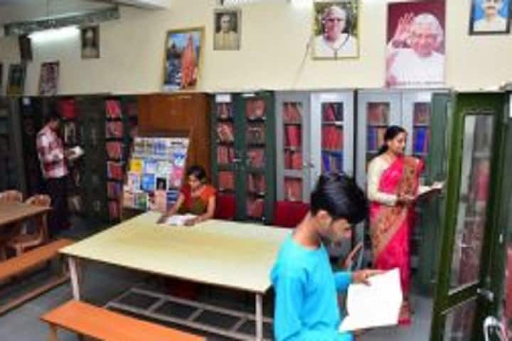 Lokmanya Tilak Education College, Ujjain campus photo 3