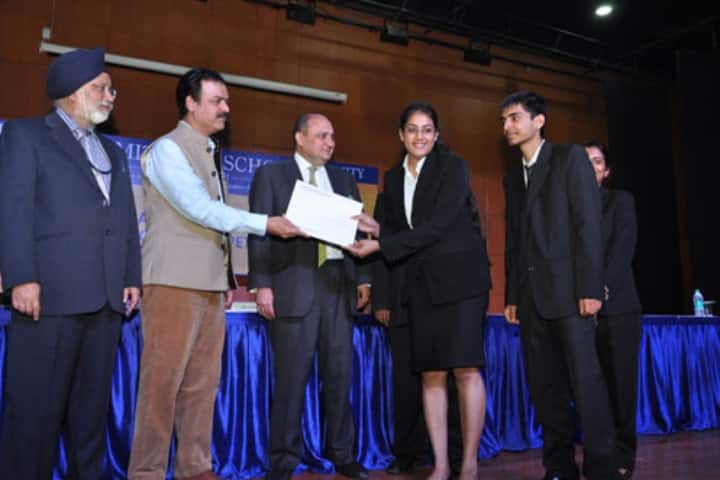 Amity Law School, Delhi campus photo 3