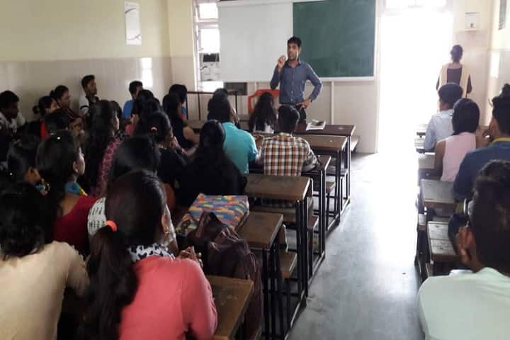 Patuck Gala College of Commerce and Management, Mumbai campus photo 2