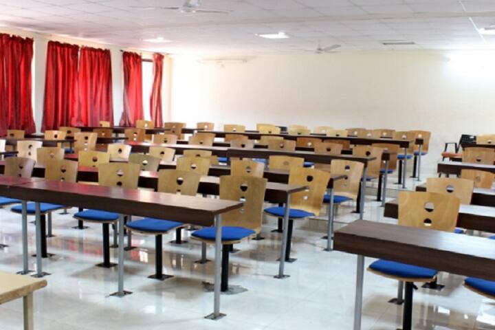 ISB and M College of Commerce, Pune campus photo 4