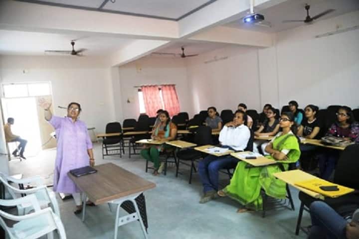 Parul Institute of Fine Arts, Vadodara campus photo 2