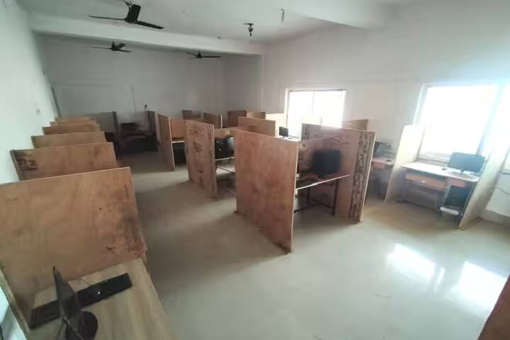 Indra Singh B Ed College, Garhwa campus photo 4