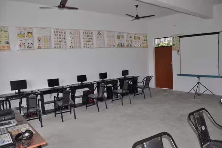 Ramrati Verma Nanhku Verma Mahavidyalaya, Sultanpur campus photo 4