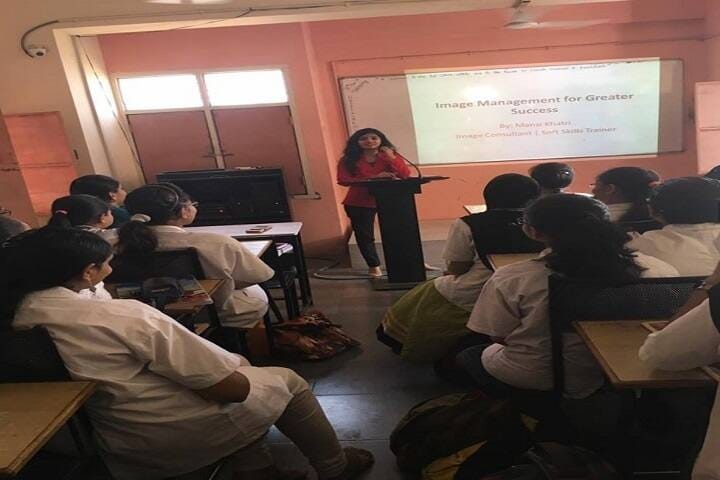 Shree Mahalaxmiji Mahila Homoeopathic Medical College, Vadodara campus photo 4
