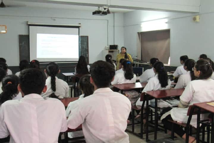 Shree Bharatimaiya College of Optometry and Physiotherapy, Surat campus photo 3