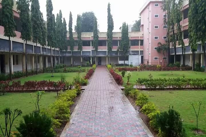 C Abdul Hakeem College, Melvisharam campus photo 2
