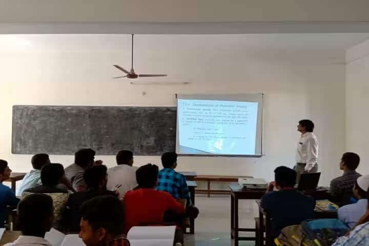 C Abdul Hakeem College, Melvisharam campus photo 4