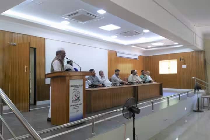 C Abdul Hakeem College, Melvisharam campus photo 5