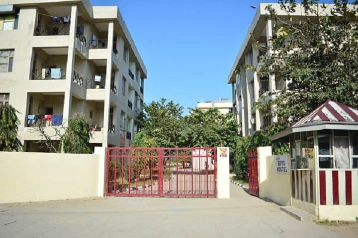 Rayat Bahra University School of Pharmaceutical Sciences, Mohali campus photo 2