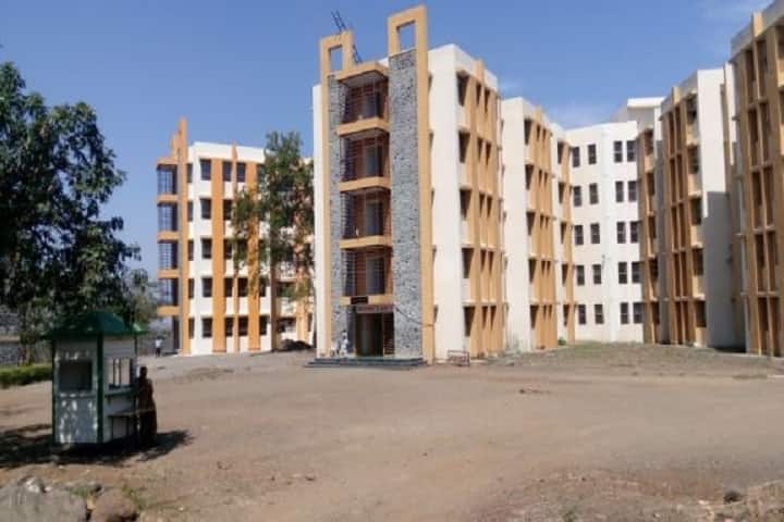 Pravara Rural Education Society's College of Pharmacy for Women, Chincholi campus photo 4