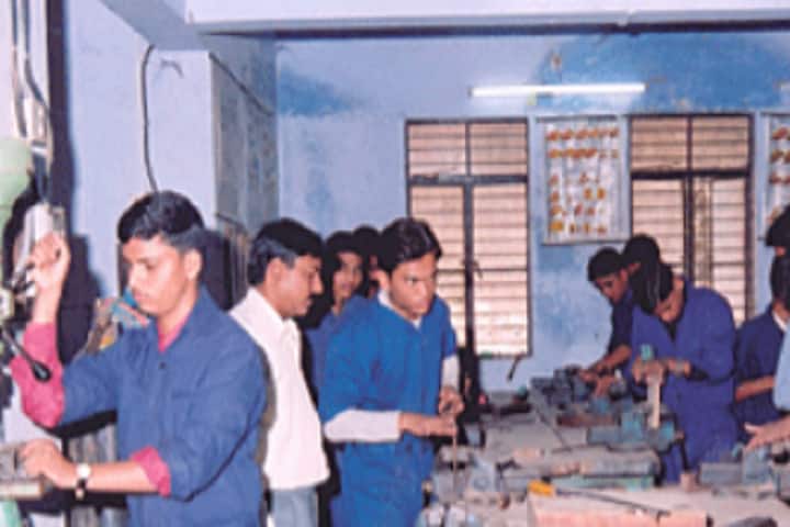 Navjeevan Education Society's Polytechnic, Mumbai campus photo 4