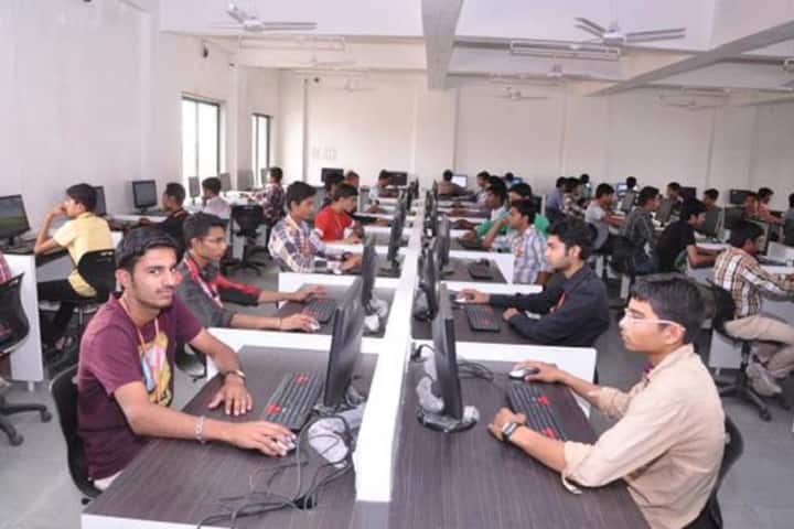 Surendranagar University, Wadhwan campus photo 5