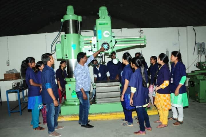 JNTUH College of Engineering, Manthani campus photo 6