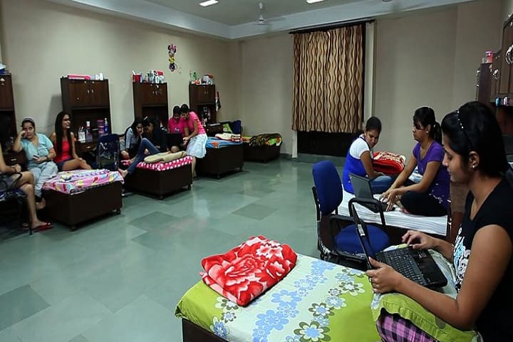 Satyam Fashion Institute, Noida campus photo 3