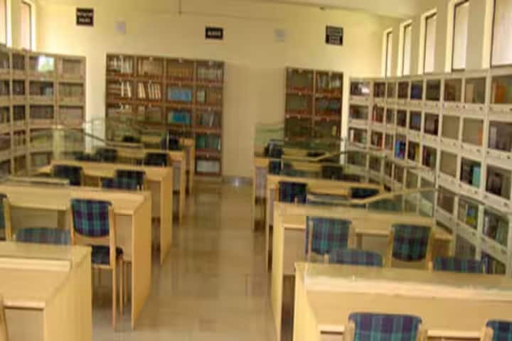 Pt Parmeshwar Deen Law College, Hardoi campus photo 2