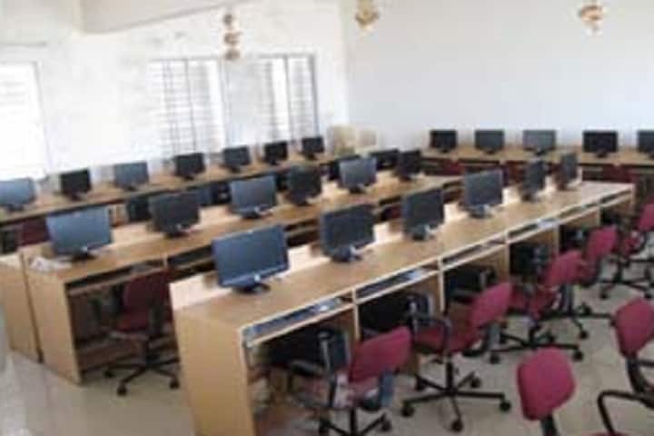 Theni Kammavar Sangam College of Education, Theni campus photo 4