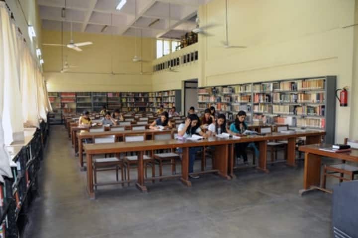 Kamala Nehru College, Delhi campus photo 4