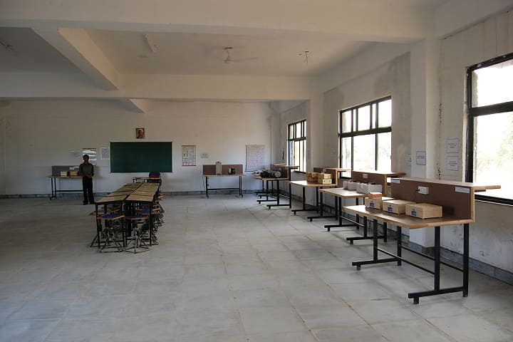 Shri Rawatpura Sarkar Institute of Pharmacy, Jabalpur campus photo 3