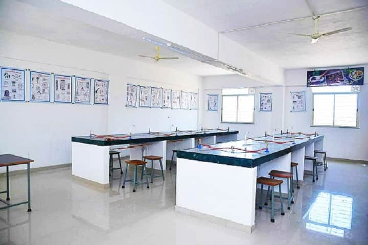 Shri Swami Samarth Institute of Pharmacy, Ahmednagar campus photo 3