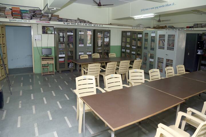 Shrimati Vasantiben Ranchhodbhai Bhakta Panama Vav College of Education, Surat campus photo 3