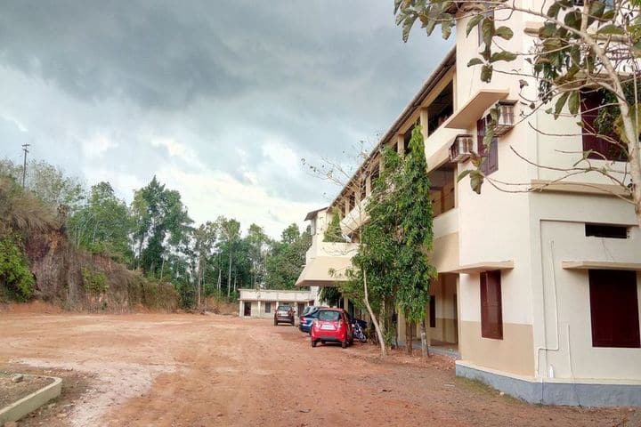 Sree Narayana College, Chengannur campus photo 6