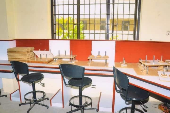 Adhiparasakthi College of Education, Kalavai campus photo 4