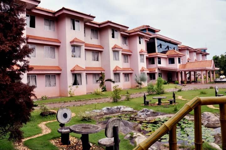 AWH Engineering College, Kozhikode campus photo 2