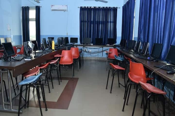 Om College of Education, Sonepat campus photo 4