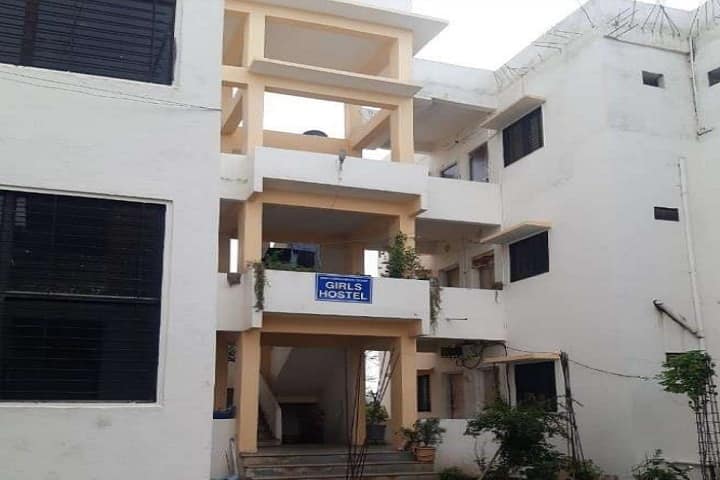 KDMGS Nanasaheb Dr Uttamrao Mahajan College of Education, Jalgaon campus photo 5